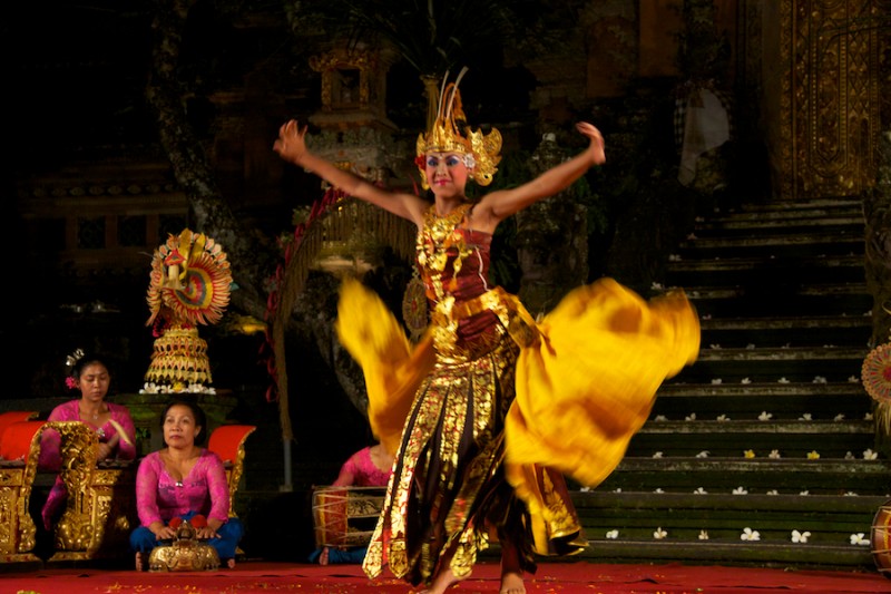 bali dance 37